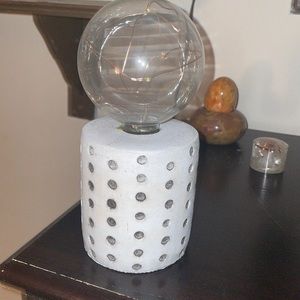 Cute little light, works with batteries